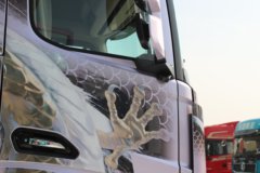 陕汽重卡 德龙X6000 轻量化版 630马力 6X4 AMT自动挡牵引车