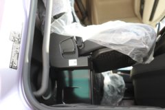 陕汽重卡 德龙X6000 轻量化版 630马力 6X4 AMT自动挡牵引车