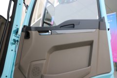 陕汽德龙新M3000 轻量化版 6X4 纯电动牵引车 宁德时代400.61kWh