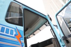 陕汽德龙新M3000 轻量化版 6X4 纯电动牵引车 宁德时代400.61kWh