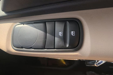 ��������KL 12.9L LNG 520���� 6X4 ����12�� AMT�Զ��� ǣ����ͼƬ