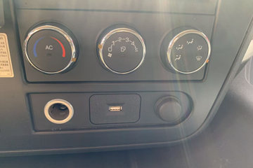 ��������KL 12.9L LNG 520���� 6X4 ����12�� AMT�Զ��� ǣ����ͼƬ