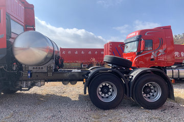 ��������KL 12.9L LNG 520���� 6X4 ����12�� AMT�Զ��� ǣ����ͼƬ