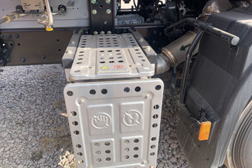 ��������KL 12.9L LNG 520���� 6X4 ����12�� AMT�Զ��� ǣ����ͼƬ