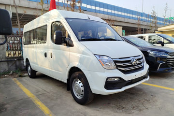 上汽大通V80 2025款 2T柴油 125马力 7座手动长轴轻客