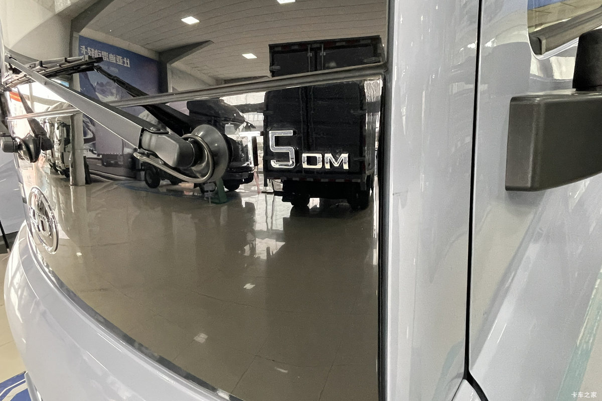 ���ǵ�T5 �Ƹ��� 4.03�׵��Ų��ʽ���̻�϶�����ʽ�Ῠ ����55.39kWh���