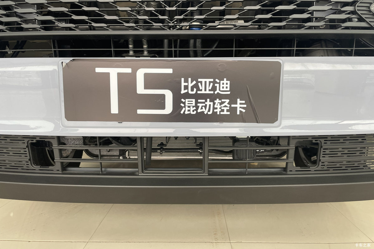 ���ǵ�T5 �Ƹ��� 4.03�׵��Ų��ʽ���̻�϶�����ʽ�Ῠ ����55.39kWh���