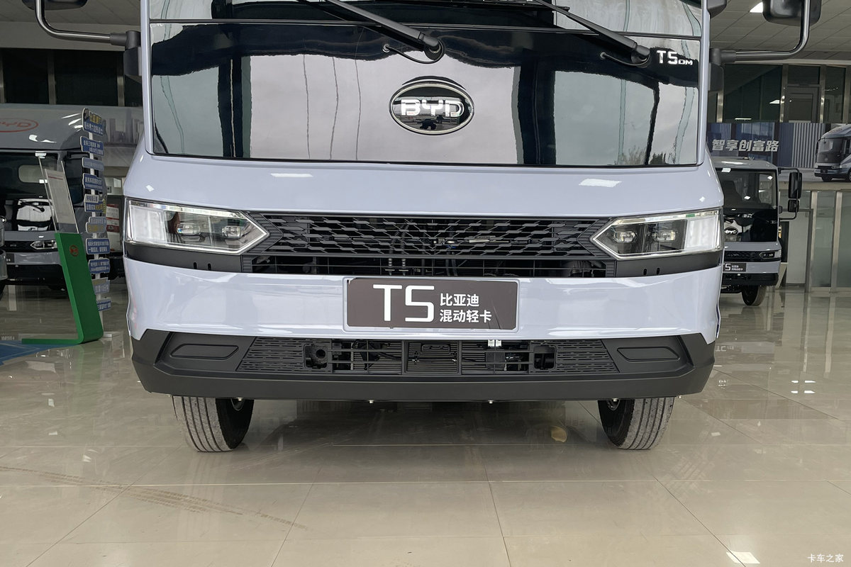 ���ǵ�T5 �Ƹ��� 4.03�׵��Ų��ʽ���̻�϶�����ʽ�Ῠ ����55.39kWh���