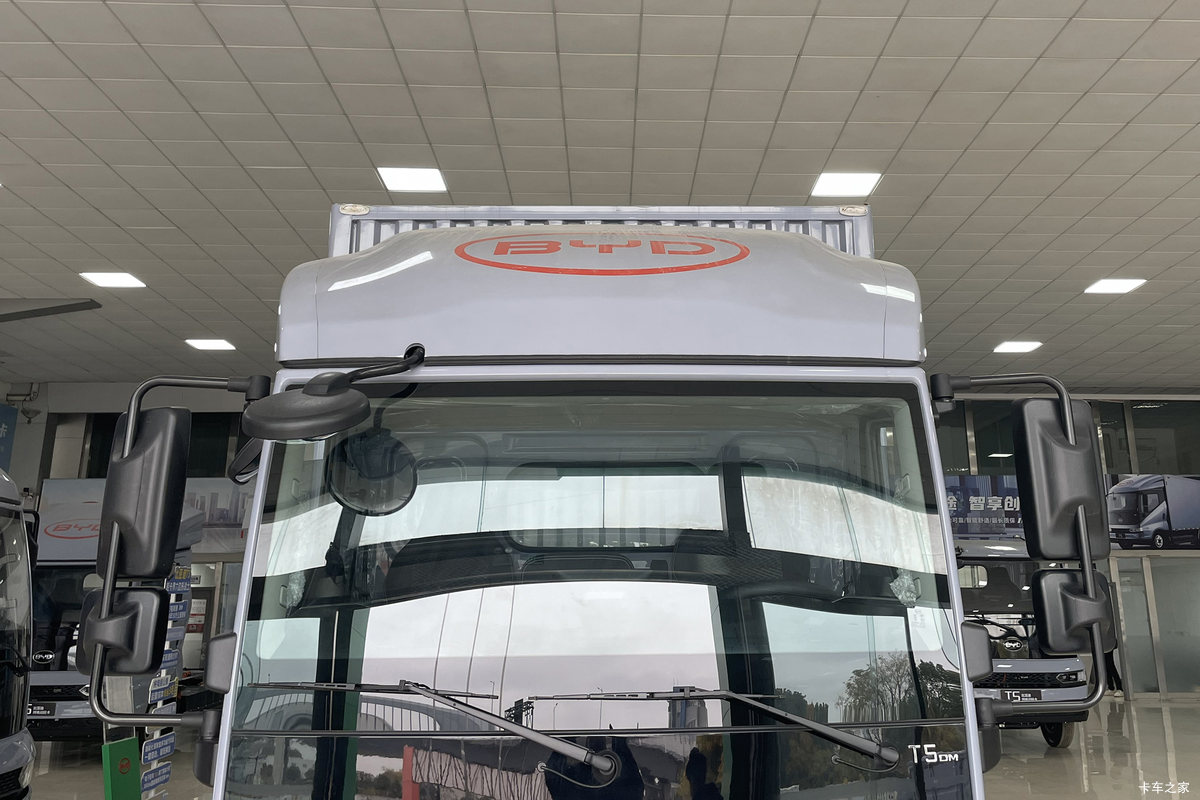 ���ǵ�T5 �Ƹ��� 4.03�׵��Ų��ʽ���̻�϶�����ʽ�Ῠ ����55.39kWh���