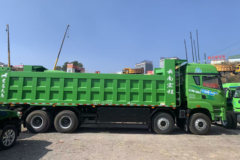 解放JH6 8X4 8.8米纯电动自卸车 宁德时代400kWh