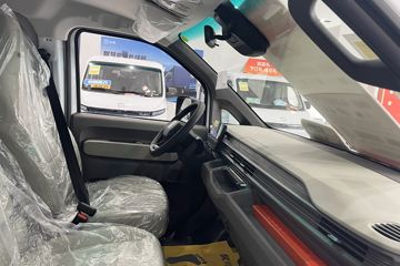 Զ������V8E���ܰ� 2025�� �ǻ۰� 6�� ���綯��� ����ʱ��50.2kWhͼƬ