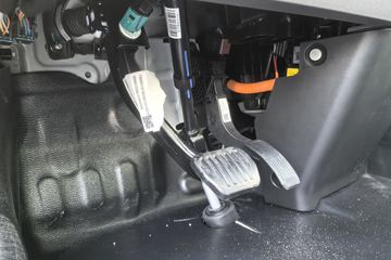 Զ������V8E���ܰ� 2025�� �ǻ۰� 6�� ���綯��� ����51.4kWhͼƬ