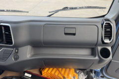 蓝擎·悦EN 气刹 4.18米单排纯电动仓栅式轻卡 弗迪96.2kWh