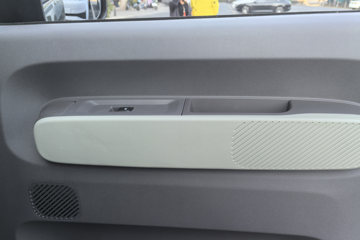 Զ������V8E 2025�� �ǻ۰� 2�� ���綯��ջ��� ����51.4kWhͼƬ