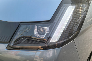 Զ������F3E 2025���ǻ۰� Һɲ 3.82�׵��Ŵ��綯��ʽ΢�� ����65kWhͼƬ