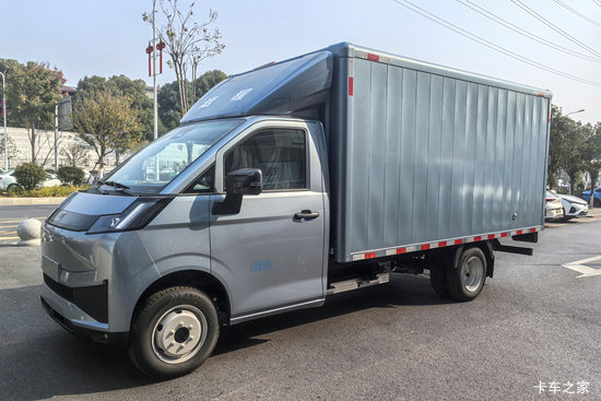 Զ������F3E 2025���ǻ۰� Һɲ 3.82�׵��Ŵ��綯��ʽ΢�� ����65kWh