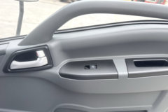 蓝擎·悦EN 4.18米单排纯电动厢式轻卡 亿纬81.59kWh