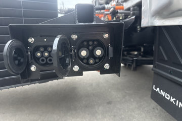 ����X1 Һɲ 3.7�׵��Ŵ��綯��դʽ΢�� ��γ65.66kWhͼƬ