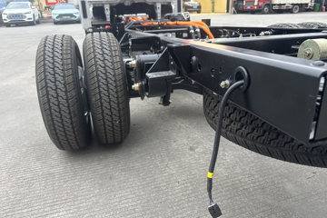 ����X1 Һɲ 3.7�׵��Ŵ��綯��դʽ΢�� ��γ65.66kWhͼƬ