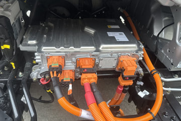 ����X1 Һɲ 3.7�׵��Ŵ��綯��դʽ΢�� ��γ65.66kWhͼƬ