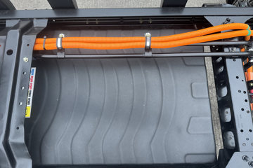 ����X1 Һɲ 3.7�׵��Ŵ��綯��դʽ΢�� ��γ65.66kWhͼƬ