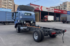  中国重汽成都商用车 4.15米单排纯电动栏板轻 宁德时代100