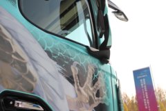 陕汽德龙X6000 超凡旗舰 16L LNG 700马力 6X4 法士特12档 AMT自动档 牵引车 陕汽德龙X6000 超凡旗舰 16L LNG 700马力 6X4 法士特12档 AMT自动档 牵引车