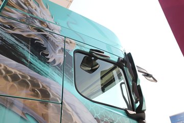 ��������X6000 �����콢 16L LNG 700���� 6X4 ��ʿ��12�� AMT�Զ��� ǣ����ͼƬ