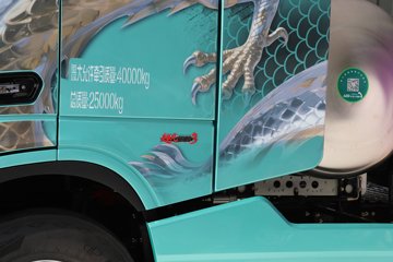 ��������X6000 �����콢 16L LNG 700���� 6X4 ��ʿ��12�� AMT�Զ��� ǣ����ͼƬ