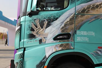 ��������X6000 �����콢 16L LNG 700���� 6X4 ��ʿ��12�� AMT�Զ��� ǣ����ͼƬ