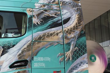 ��������X6000 �����콢 16L LNG 700���� 6X4 ��ʿ��12�� AMT�Զ��� ǣ����ͼƬ