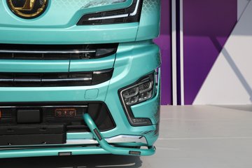 ��������X6000 �����콢 16L LNG 700���� 6X4 ��ʿ��12�� AMT�Զ��� ǣ����ͼƬ