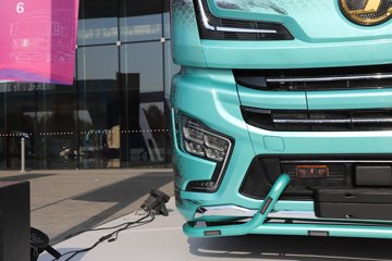 ��������X6000 �����콢 16L LNG 700���� 6X4 ��ʿ��12�� AMT�Զ��� ǣ����ͼƬ