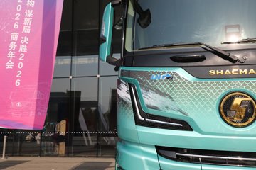 ��������X6000 �����콢 16L LNG 700���� 6X4 ��ʿ��12�� AMT�Զ��� ǣ����ͼƬ