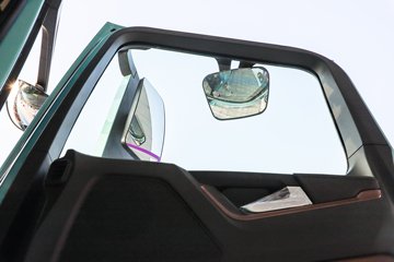 ��������X6000 �����콢 16L LNG 700���� 6X4 ��ʿ��12�� AMT�Զ��� ǣ����ͼƬ