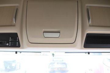 ��������X6000 �����콢 16L LNG 700���� 6X4 ��ʿ��12�� AMT�Զ��� ǣ����ͼƬ