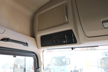 ��������X6000 �����콢 16L LNG 700���� 6X4 ��ʿ��12�� AMT�Զ��� ǣ����ͼƬ