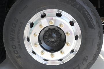 ��������X6000 �����콢 16L LNG 700���� 6X4 ��ʿ��12�� AMT�Զ��� ǣ����ͼƬ