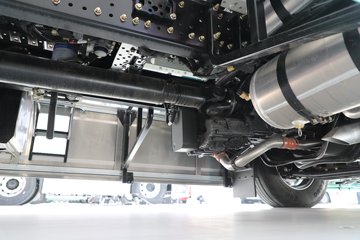 ��������X6000 �����콢 16L LNG 700���� 6X4 ��ʿ��12�� AMT�Զ��� ǣ����ͼƬ