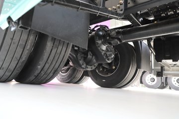 ��������X6000 �����콢 16L LNG 700���� 6X4 ��ʿ��12�� AMT�Զ��� ǣ����ͼƬ