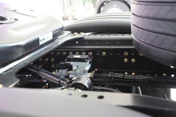 ��������X6000 �����콢 16L LNG 700���� 6X4 ��ʿ��12�� AMT�Զ��� ǣ����ͼƬ