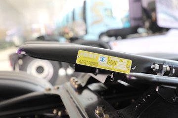 ��������X6000 �����콢 16L LNG 700���� 6X4 ��ʿ��12�� AMT�Զ��� ǣ����ͼƬ