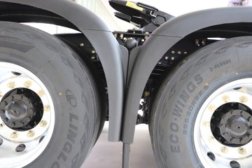 ��������X6000 �����콢 16L LNG 700���� 6X4 ��ʿ��12�� AMT�Զ��� ǣ����ͼƬ