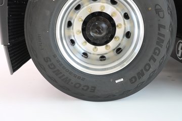 ��������X6000 �����콢 16L LNG 700���� 6X4 ��ʿ��12�� AMT�Զ��� ǣ����ͼƬ