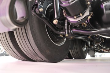 ��������X6000 �����콢 16L LNG 700���� 6X4 ��ʿ��12�� AMT�Զ��� ǣ����ͼƬ