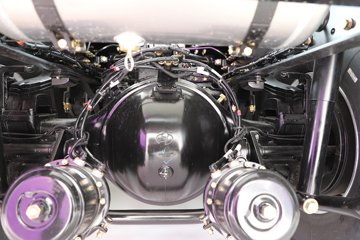 ��������X6000 �����콢 16L LNG 700���� 6X4 ��ʿ��12�� AMT�Զ��� ǣ����ͼƬ