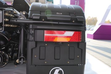 ��������X6000 �����콢 16L LNG 700���� 6X4 ��ʿ��12�� AMT�Զ��� ǣ����ͼƬ