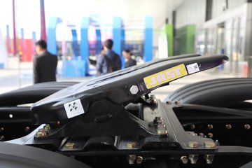 ��������X6000 �����콢 16L LNG 700���� 6X4 ��ʿ��12�� AMT�Զ��� ǣ����ͼƬ