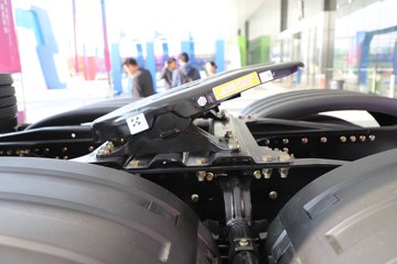 ��������X6000 �����콢 16L LNG 700���� 6X4 ��ʿ��12�� AMT�Զ��� ǣ����ͼƬ