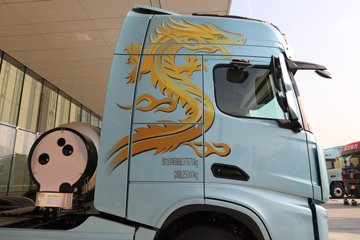 ��������X6000 ��ѡ�� 15.7L LNG 720���� 6X4 ��ʿ��16�� ǣ����ͼƬ